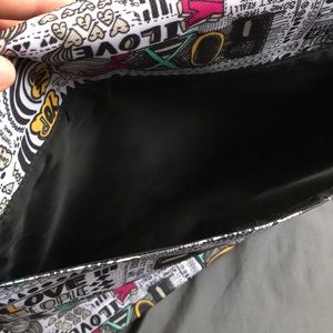 Roxy Bags - Roxy Graffiti Alley Crossbody Bag Roxy Bags - Roxy Graffiti Alley Crossbody Bag